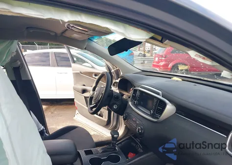 2019 Kia Sorento 2.4L L из США, поврежденный, VIN 5XYPG4A34KG598987